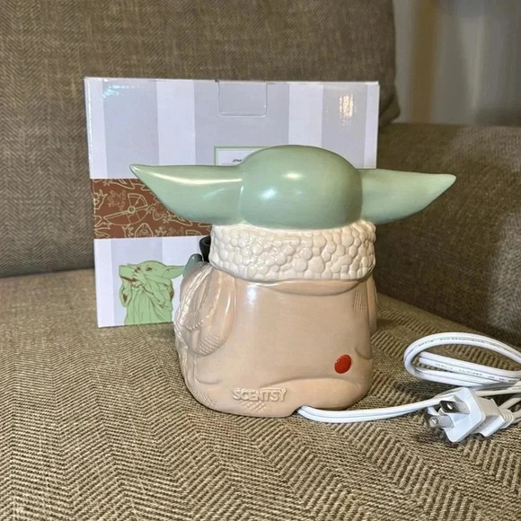 Scentsy Full Size Wax Warmer Star Wars Grogu The Mandalorian The Child Baby Yoda - Picture 11 of 14